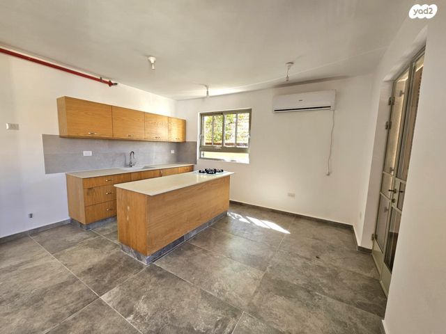 דירה, הדולפין 15, עג'מי, גבעת העליה, תל אביב יפו