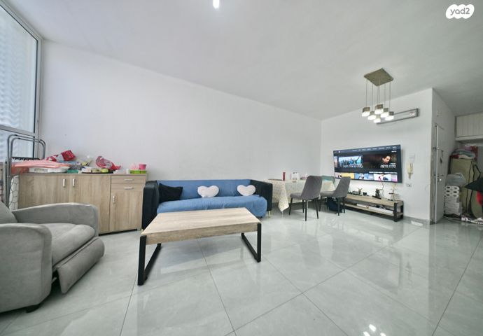 דירה, שלמה מולכו, רמב"ם, ראשון לציון