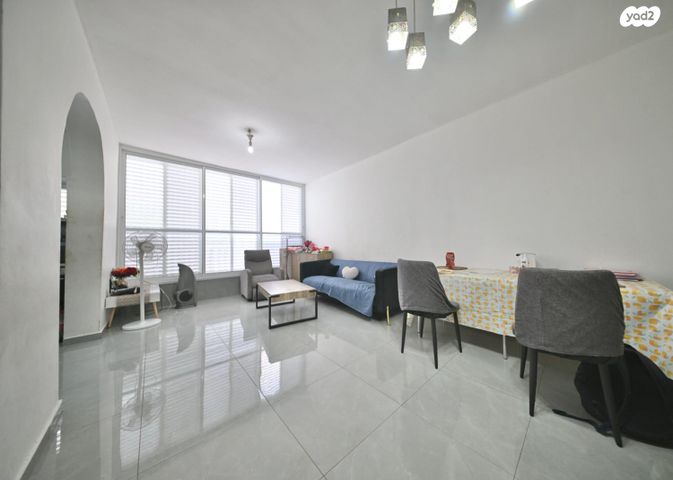 דירה, שלמה מולכו, רמב"ם, ראשון לציון