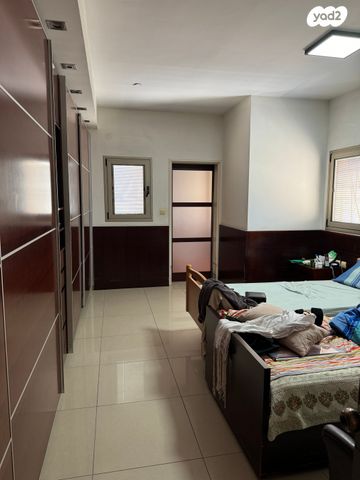 גג/ פנטהאוז, נחמיה תמרי, קרית אילון, חולון