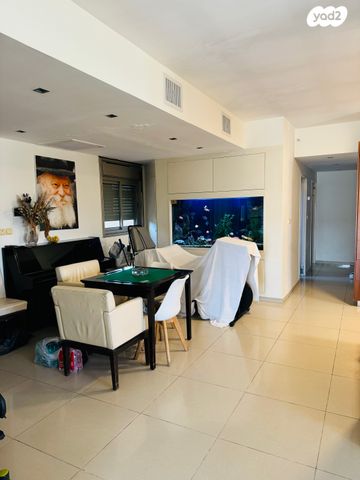 גג/ פנטהאוז, נחמיה תמרי, קרית אילון, חולון