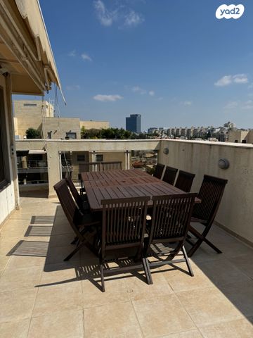 גג/ פנטהאוז, נחמיה תמרי, קרית אילון, חולון