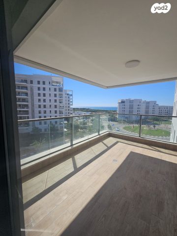 דירה, אלמוג, אכזיב, נהריה