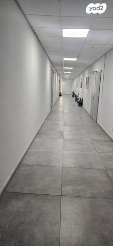 מבני תעשיה, כוכב יאיר / צור יגאל