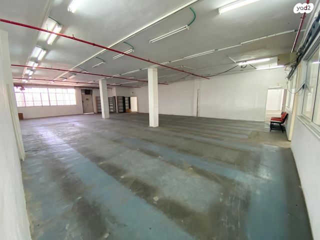 אזור תעשיה ב