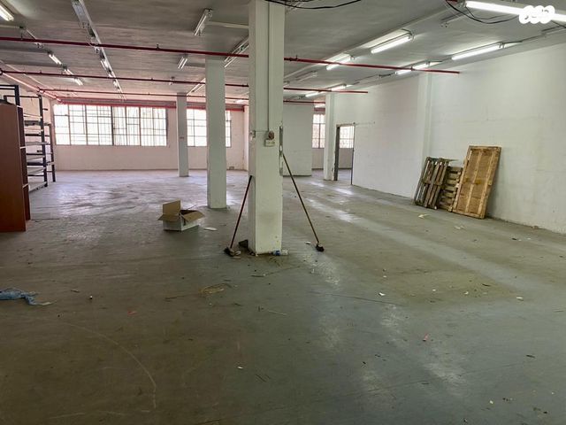 מבני תעשיה, אזור תעשיה ב, חולון