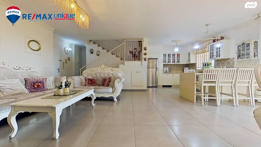 דירת גן, מודיעין מכבים רעות