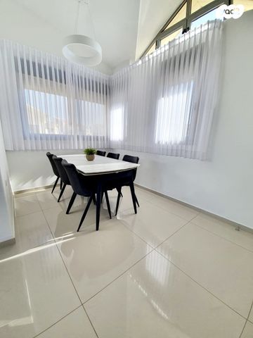 גג/ פנטהאוז, הבזלת, נופי סלע, מעלה אדומים