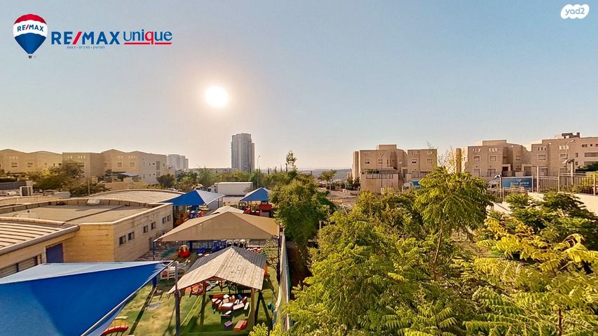 דירת גן, מודיעין מכבים רעות