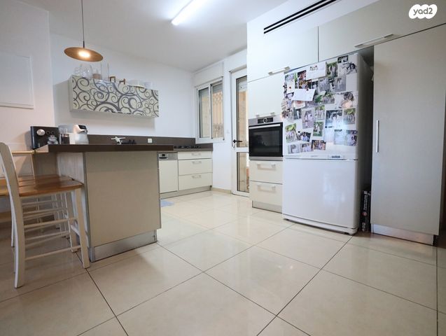 דירת גן, שכונה ח', מבשרת ציון