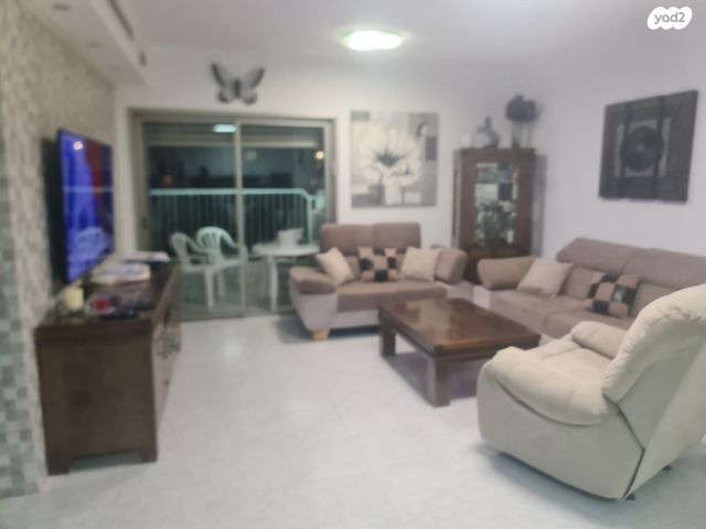 דירה, יהושע רבינוביץ, בן גוריון, חולון