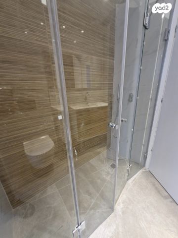 גג/ פנטהאוז, שמעון פרס/ האצטדיון, נהריה