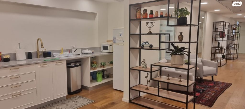 משרדים, קיסריה