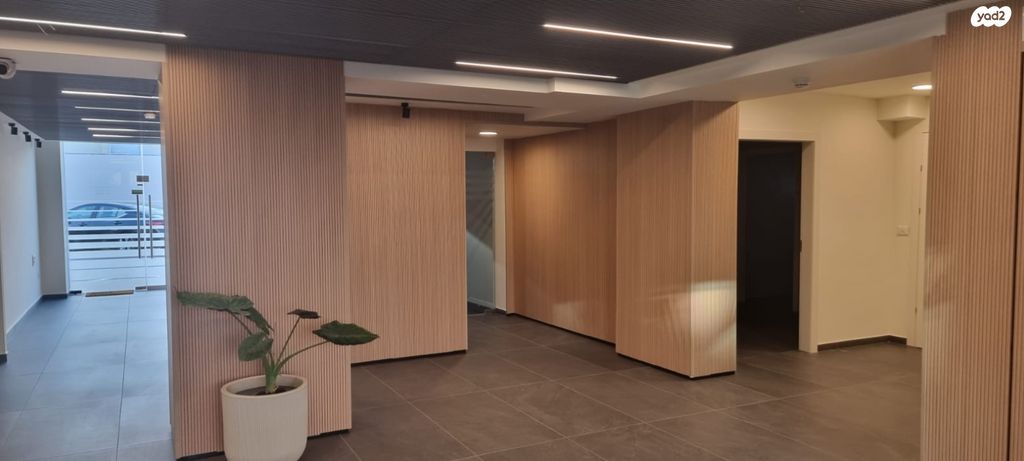 משרדים, קיסריה