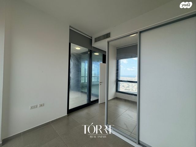 דירה, דרך מנחם בגין 160, מונטיפיורי, הרכבת, תל אביב יפו