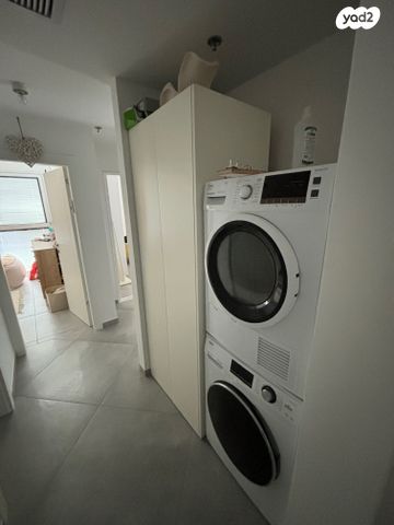 דירה, אריאל שרון 10, גבעתיים