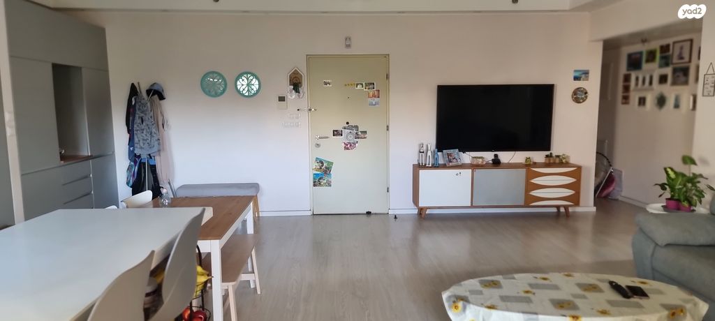 גג/ פנטהאוז, הר הצופים 19, רחובות ההולנדית, רחובות