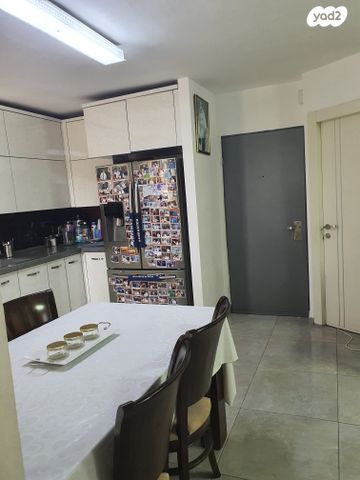 דירה, שאר העיר, מזכרת בתיה