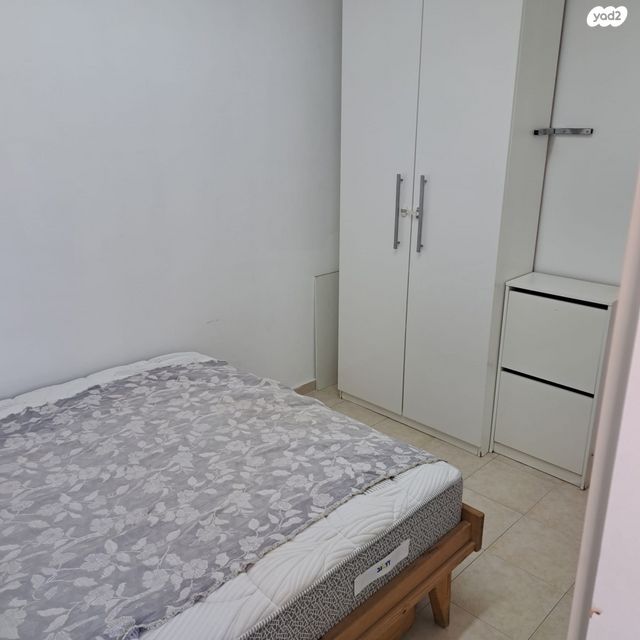 דירה, האלה 22, בני עי"ש