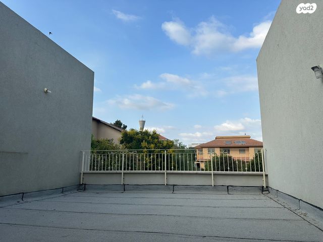 בית פרטי/ קוטג', נחל הירקון, אמירי גן, גדרה