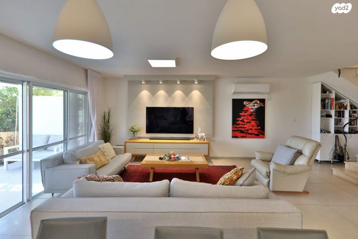 דירת גן, פבלו פיקסו, גבעת טל, קרית אתא