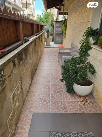 דירת גן, אור עקיבא