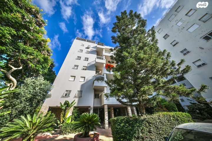 גג/ פנטהאוז, רחובות