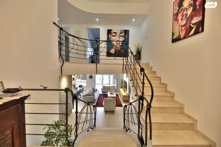 דירת גן, פבלו פיקסו, גבעת טל, קרית אתא