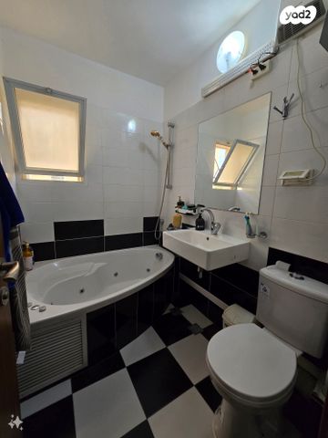 דירת גן, אור עקיבא