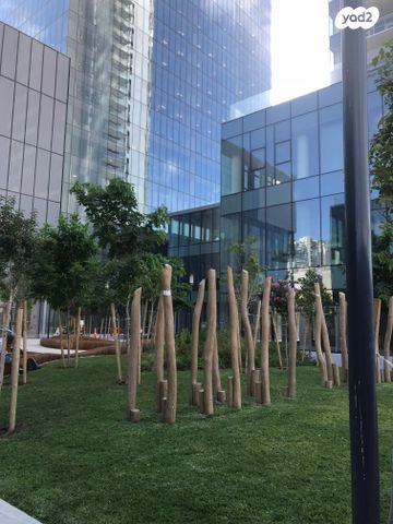 דרך מנחם בגין 144