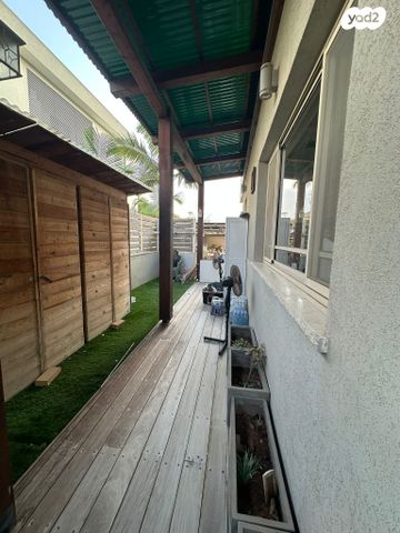 בית פרטי/ קוטג', נחל הירקון, אמירי גן, גדרה