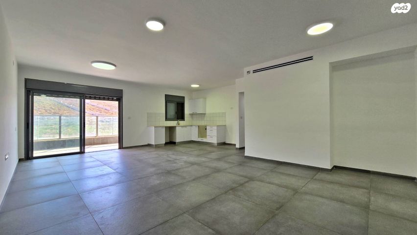 דירה, נחל דן, רמת נבון . הר כרמי, כרמיאל