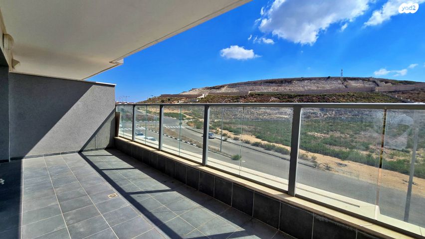 דירה, נחל דן, רמת נבון . הר כרמי, כרמיאל