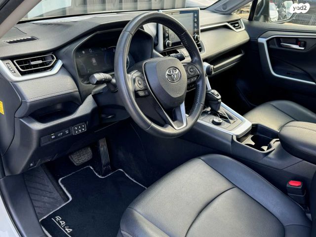 טויוטה RAV4