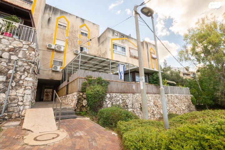 דירה, דבורה, נשר