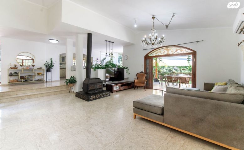 דו משפחתי, שיכון פועלים א', הוד השרון