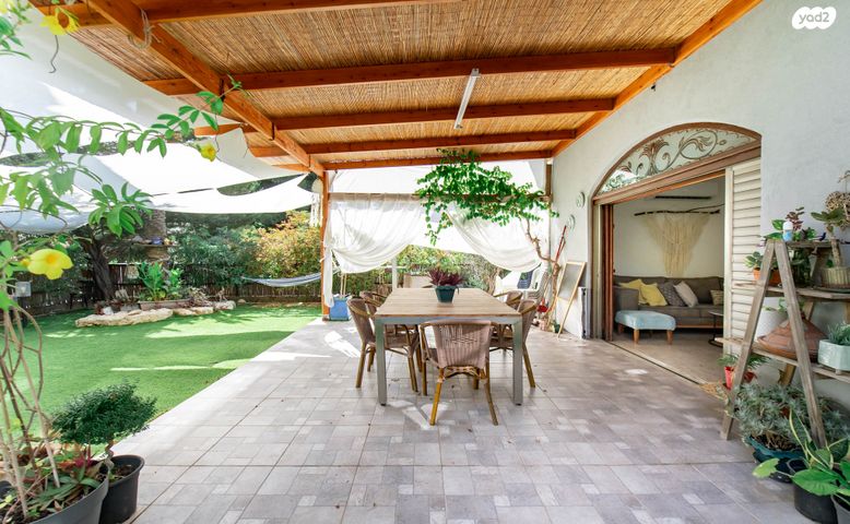 דו משפחתי, שיכון פועלים א', הוד השרון