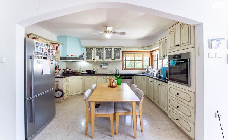 דו משפחתי, שיכון פועלים א', הוד השרון