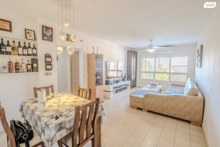 דירה, דבורה, נשר