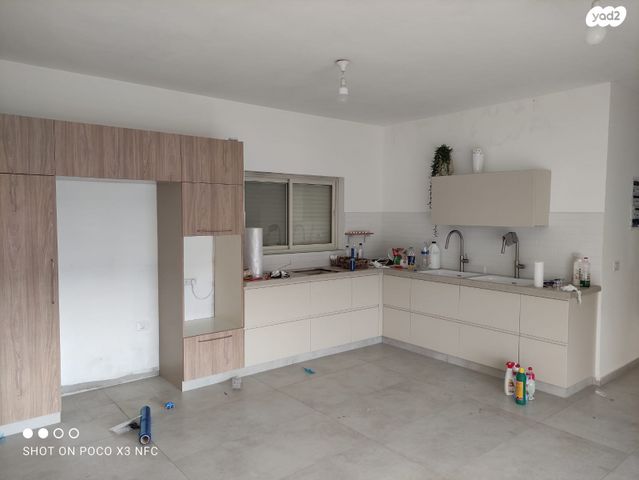 גג/ פנטהאוז, חת"ם סופר 11, עמנואל, עמנואל