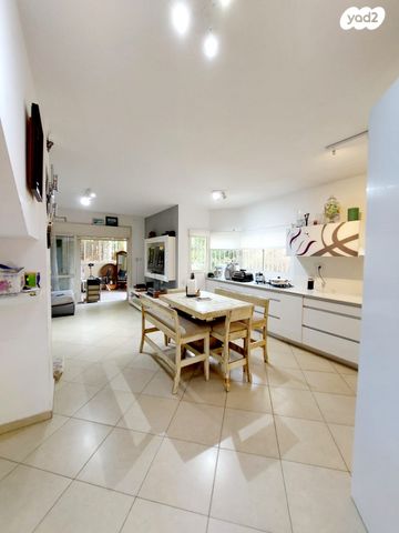 דו משפחתי, כפר יונה