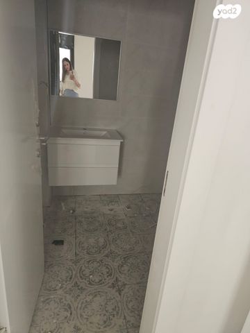 דירה, הנבל, גבעת זאב