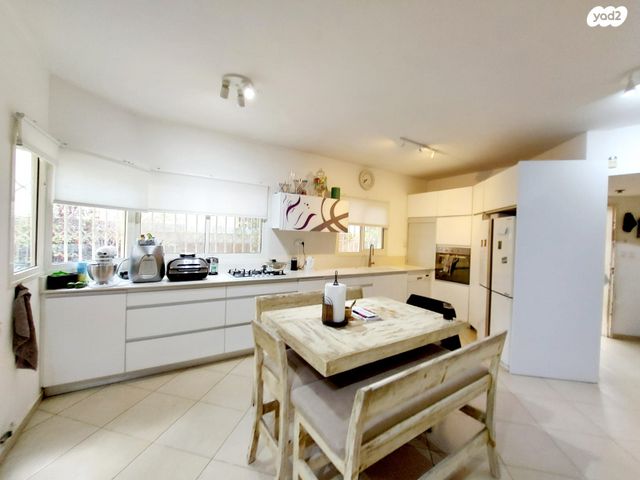 דו משפחתי, כפר יונה