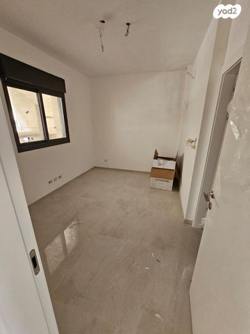 דירה, הנבל, גבעת זאב