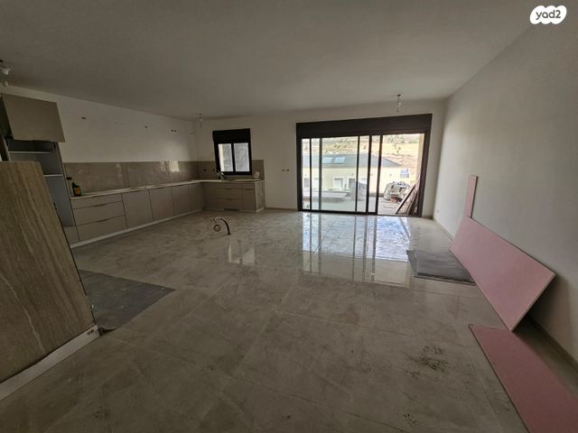 דירה, הנבל, גבעת זאב