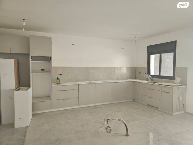 דירה, הנבל, גבעת זאב