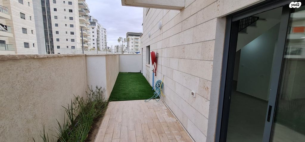 דירת גן, פארק הנחל, באר שבע