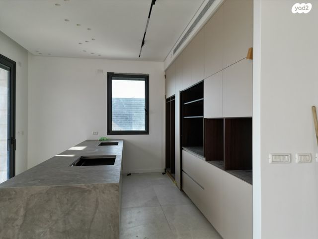 גג/ פנטהאוז, שכונת הראשונים, רמת גן