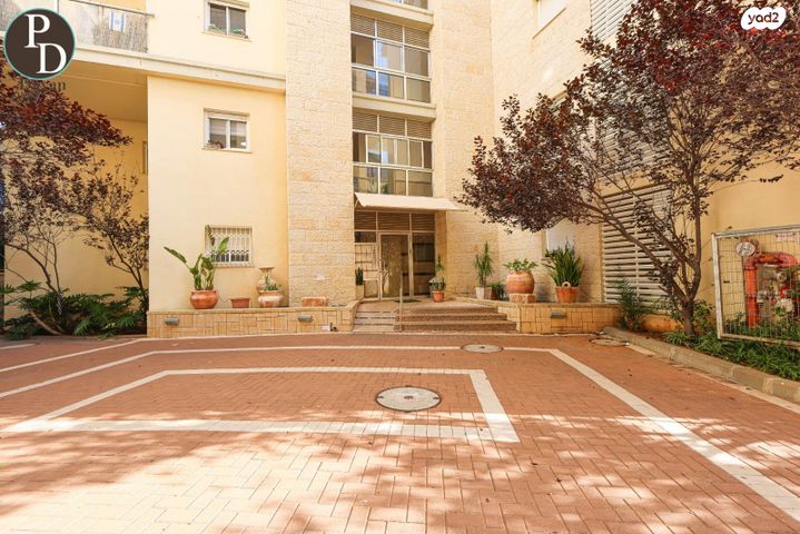 דירה, שדרות בגין, כפר יונה