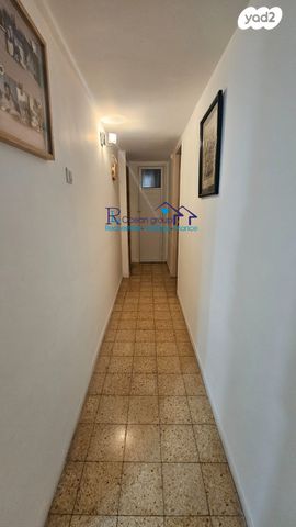 דירה, שדרות ז'בוטינסקי 8, מרכז העיר דרום, נתניה